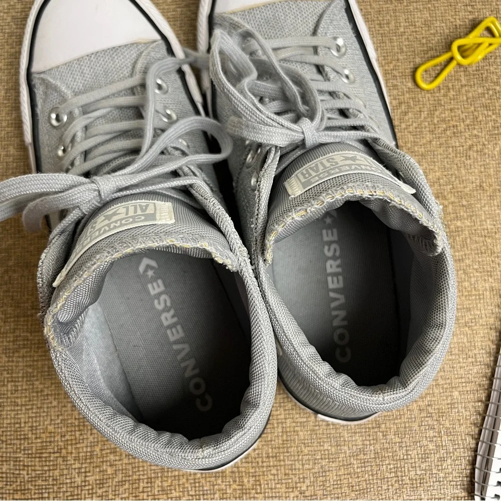 Converse Hightops Size 7 Worn Twice nice lining Lt gray mesh Breathable fabric. - Picture 6 of 10